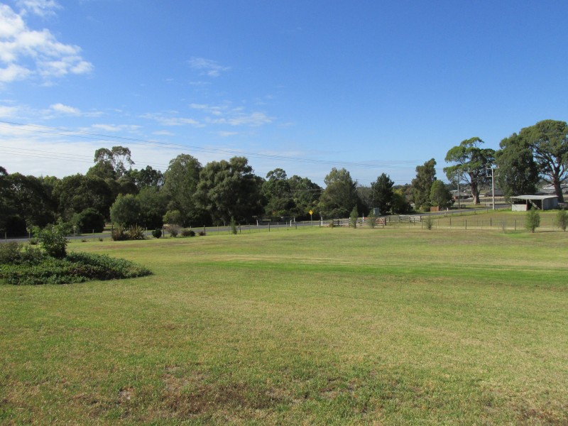 15 Balfours Rd, Lucknow VIC 3875