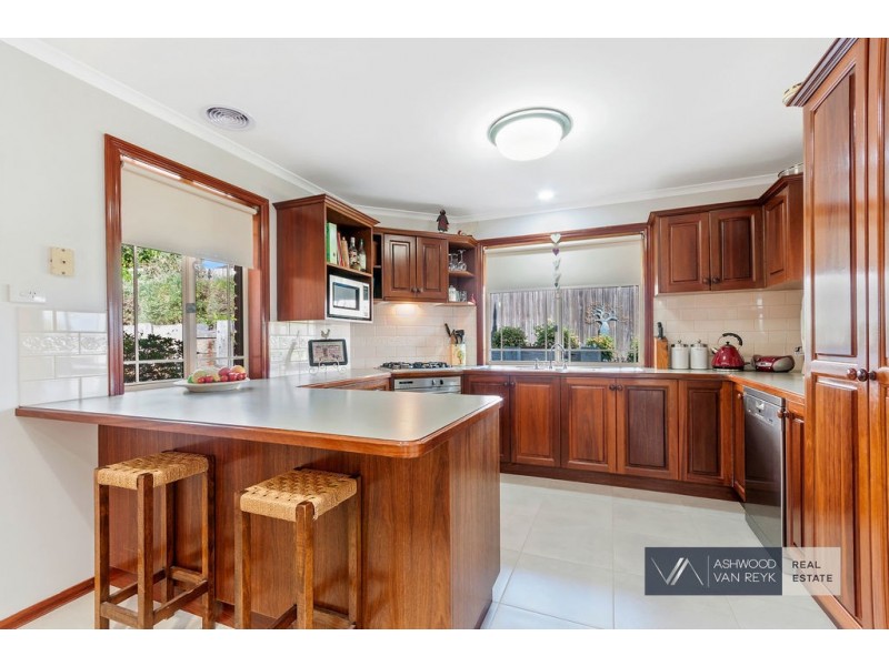 97 Howitt Ave, Eastwood VIC 3875