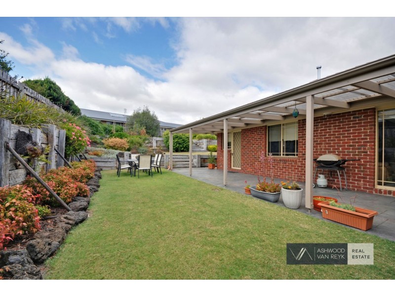 97 Howitt Ave, Eastwood VIC 3875