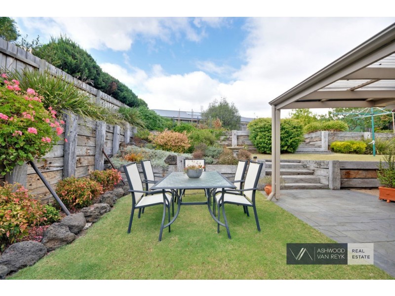 97 Howitt Ave, Eastwood VIC 3875