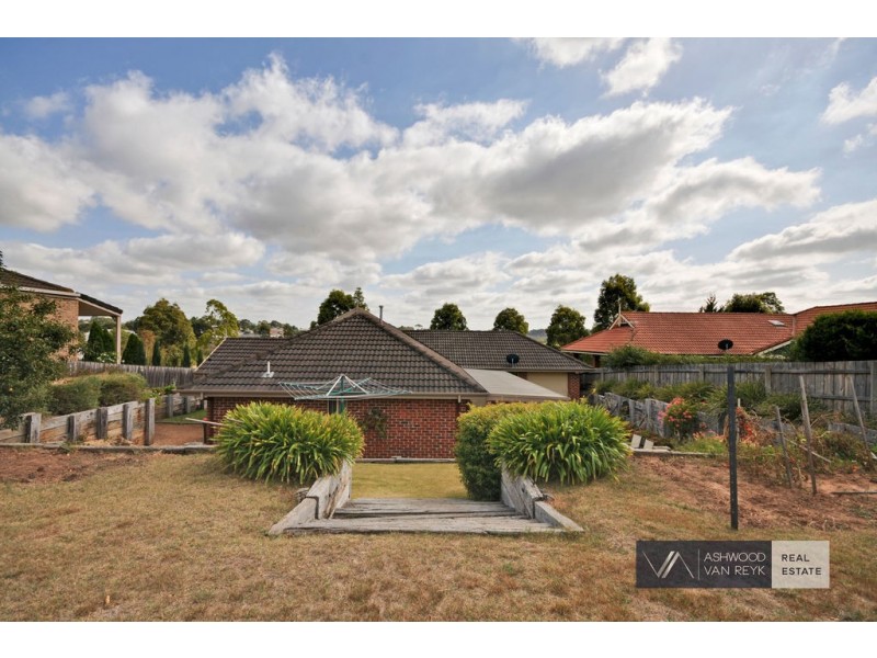 97 Howitt Ave, Eastwood VIC 3875