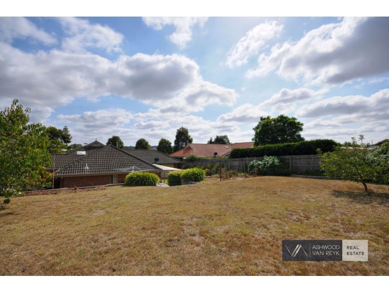 97 Howitt Ave, Eastwood VIC 3875