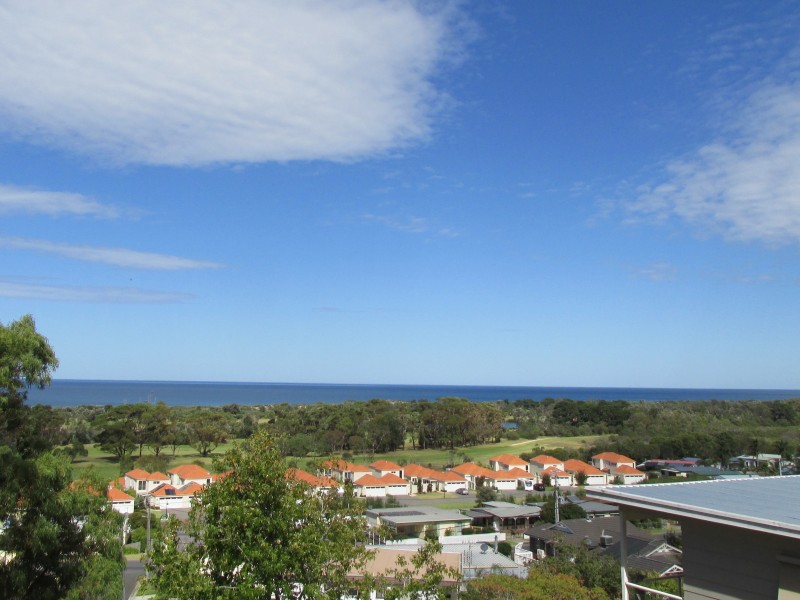 9 Merindah Ct, Lakes Entrance VIC 3909