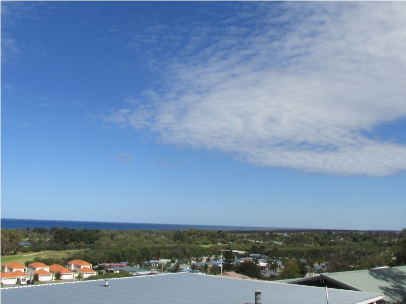 9 Merindah Ct, Lakes Entrance VIC 3909