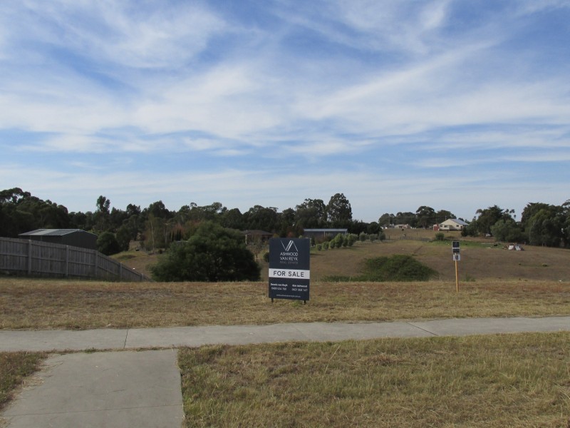 35 Eastern View Dr, Eastwood VIC 3875