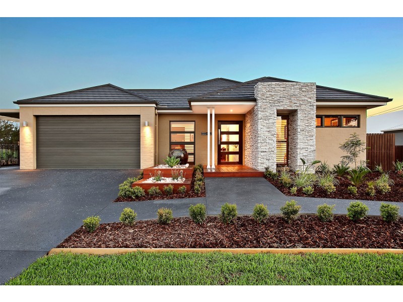 12 Smith Ave, Thomastown VIC 3074