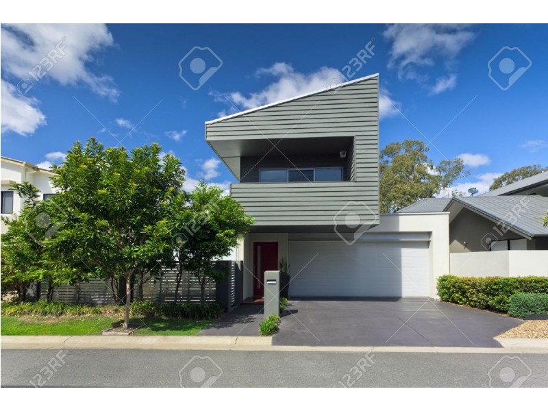 10 Babbler Ct, Burleigh Waters QLD 4220