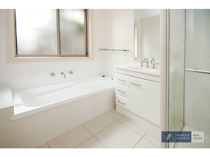 27 Hoyt St, Lindenow VIC 3865