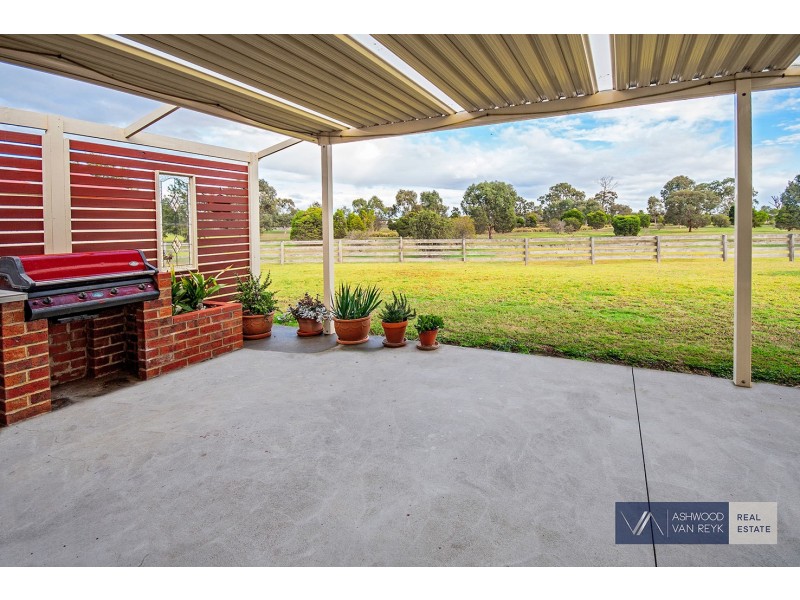 67 Gatehouse Dr, Eastwood VIC 3875