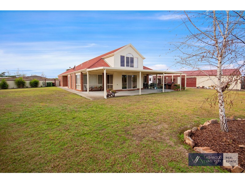 67 Gatehouse Dr, Eastwood VIC 3875