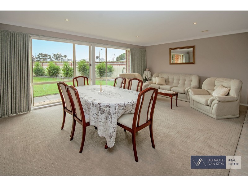 67 Gatehouse Dr, Eastwood VIC 3875