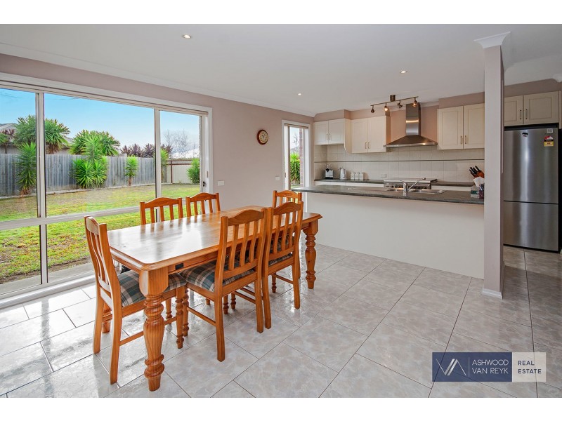 67 Gatehouse Dr, Eastwood VIC 3875