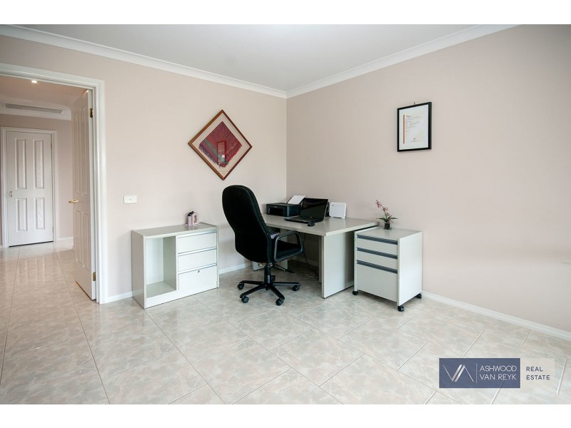 67 Gatehouse Dr, Eastwood VIC 3875