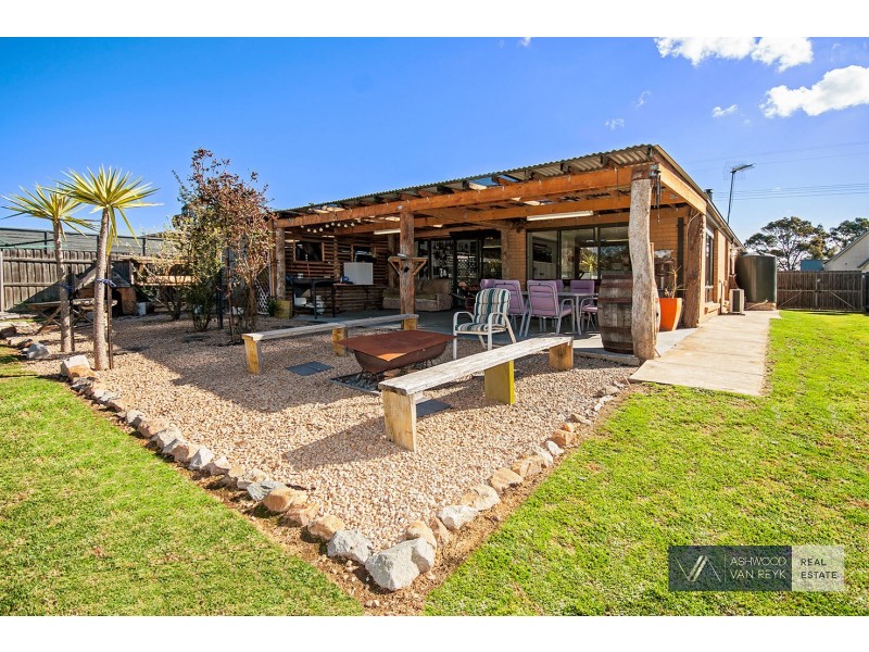 18 Church St, Lindenow VIC 3865