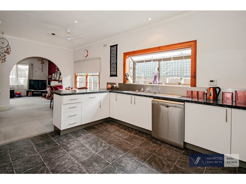 8 Ross St, Bairnsdale VIC 3875