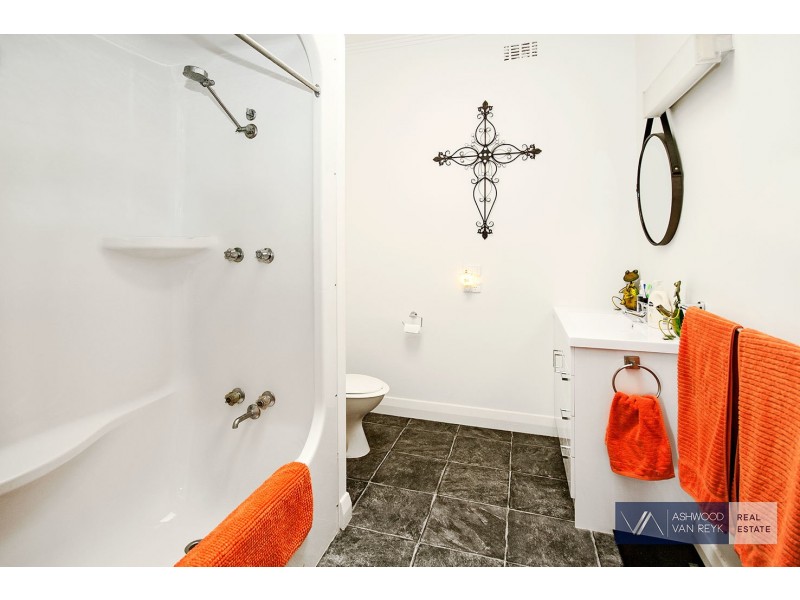 8 Ross St, Bairnsdale VIC 3875