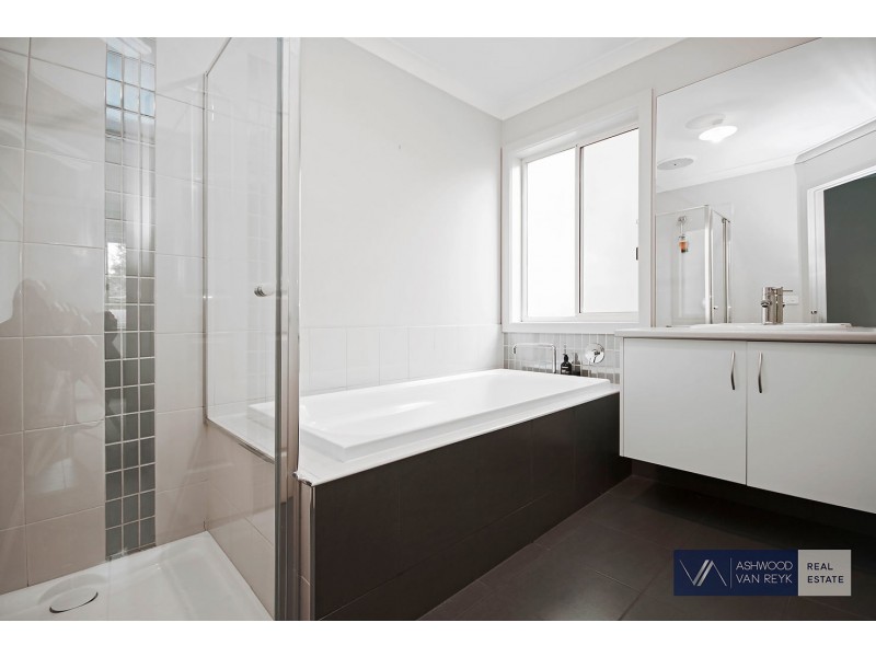 10 Phoebes Way, Eastwood VIC 3875