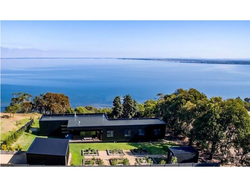 16 Lands End Gr, Metung VIC 3904