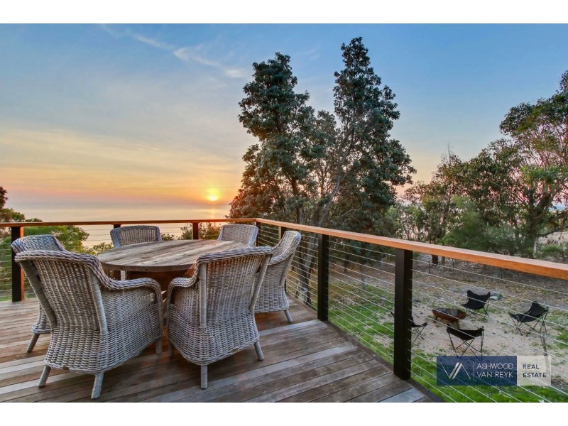 16 Lands End Gr, Metung VIC 3904