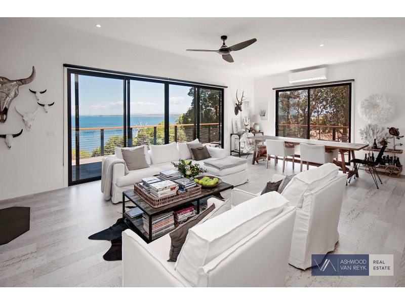 16 Lands End Gr, Metung VIC 3904