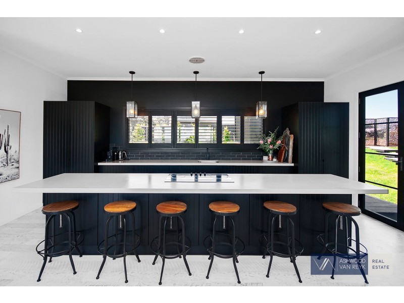 16 Lands End Gr, Metung VIC 3904