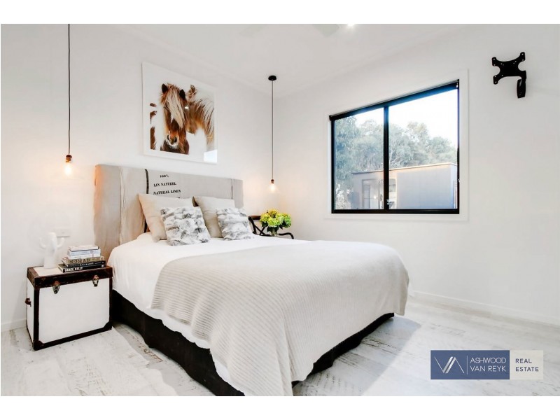 16 Lands End Gr, Metung VIC 3904
