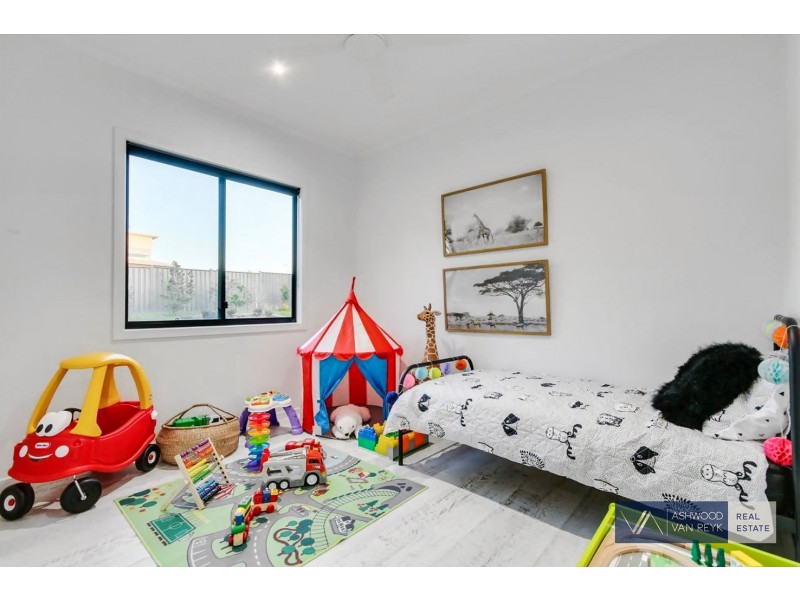 16 Lands End Gr, Metung VIC 3904