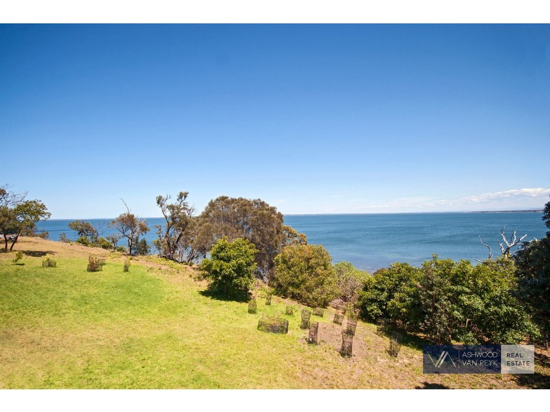 16 Lands End Gr, Metung VIC 3904