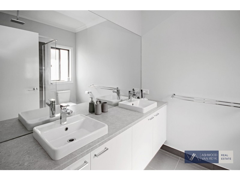 36 Morton Dr, Eastwood VIC 3875