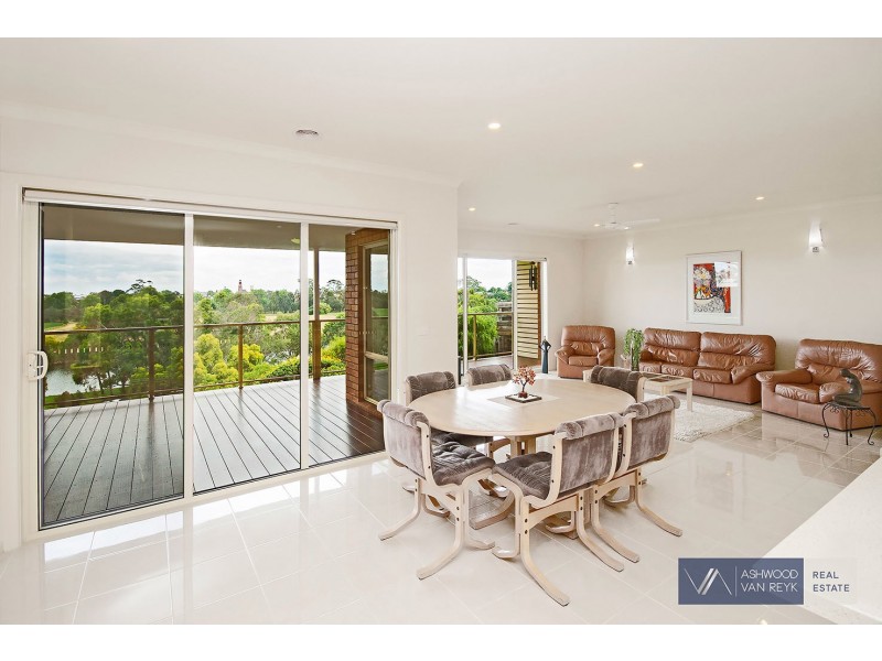 23 Charlton Pl, Eastwood VIC 3875