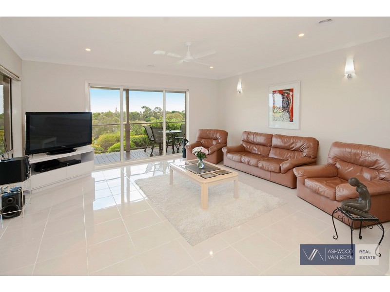 23 Charlton Pl, Eastwood VIC 3875