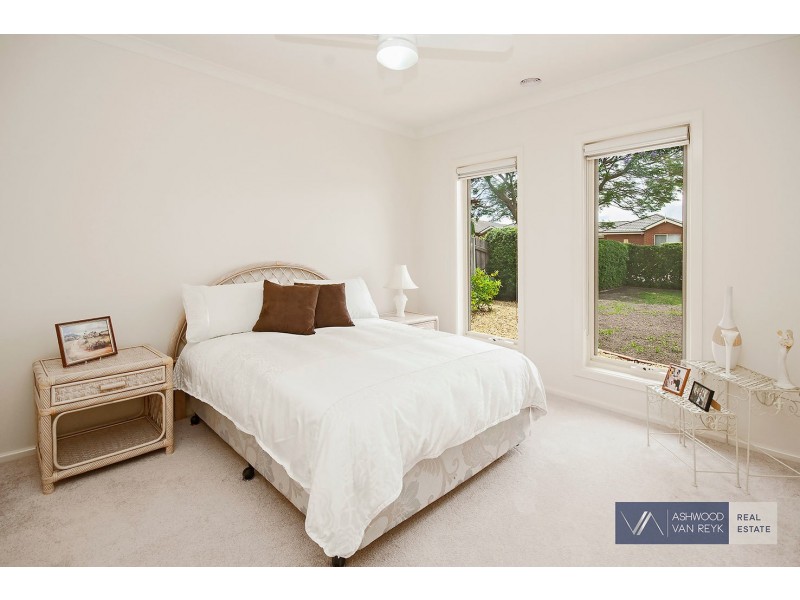 23 Charlton Pl, Eastwood VIC 3875
