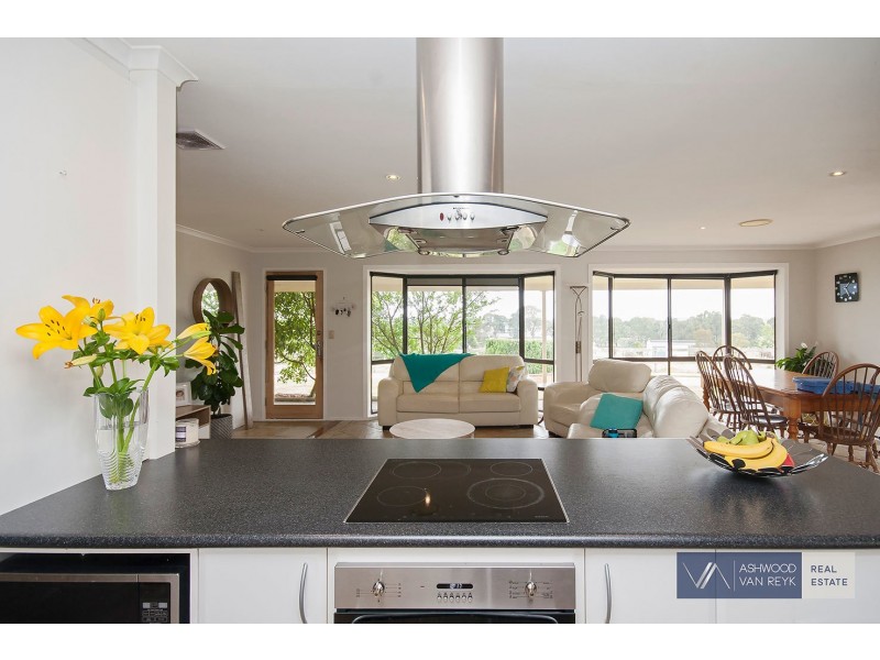 25 Balfours Rd, Lucknow VIC 3875