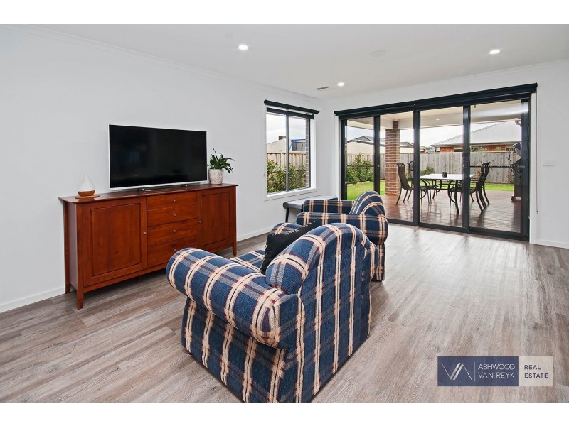 11 Dianella Pl, Bairnsdale VIC 3875