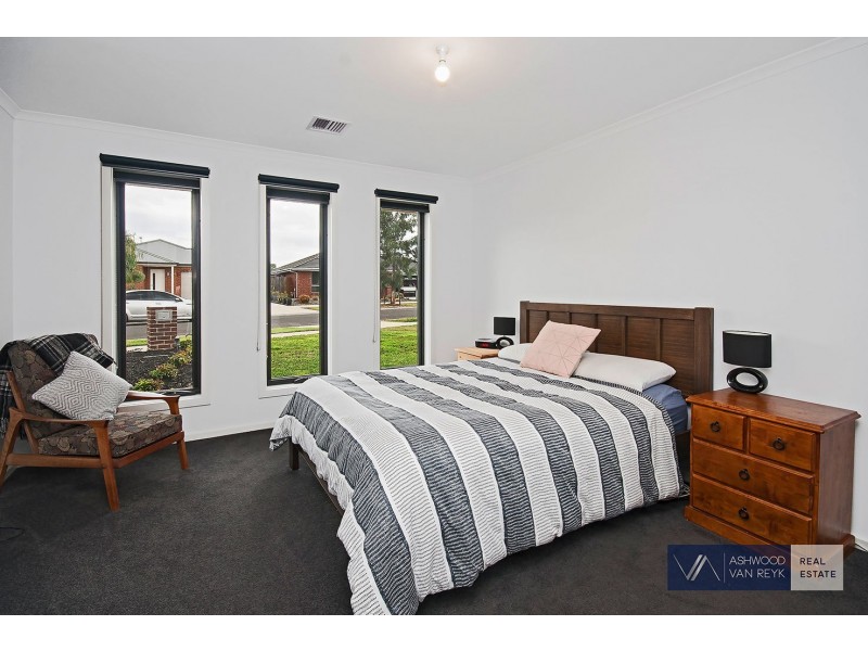 11 Dianella Pl, Bairnsdale VIC 3875