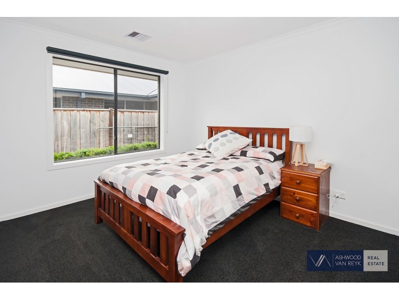 11 Dianella Pl, Bairnsdale VIC 3875