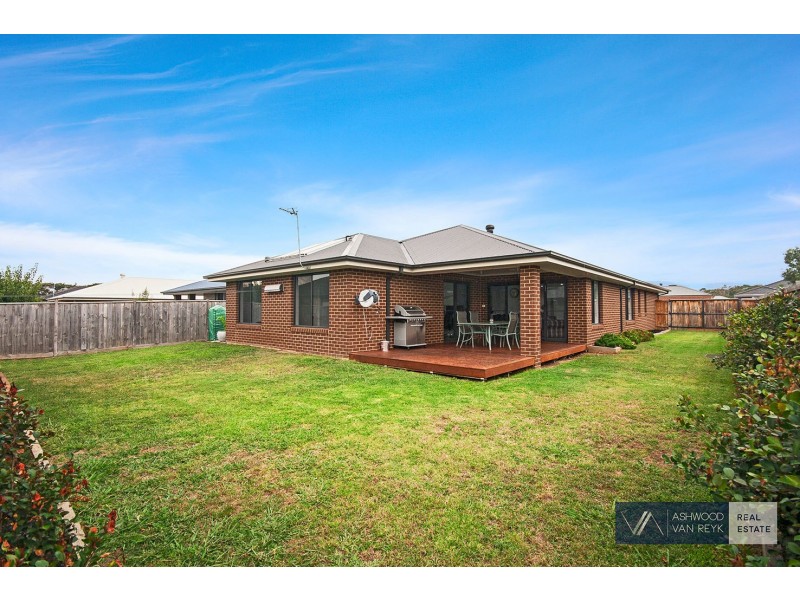11 Dianella Pl, Bairnsdale VIC 3875