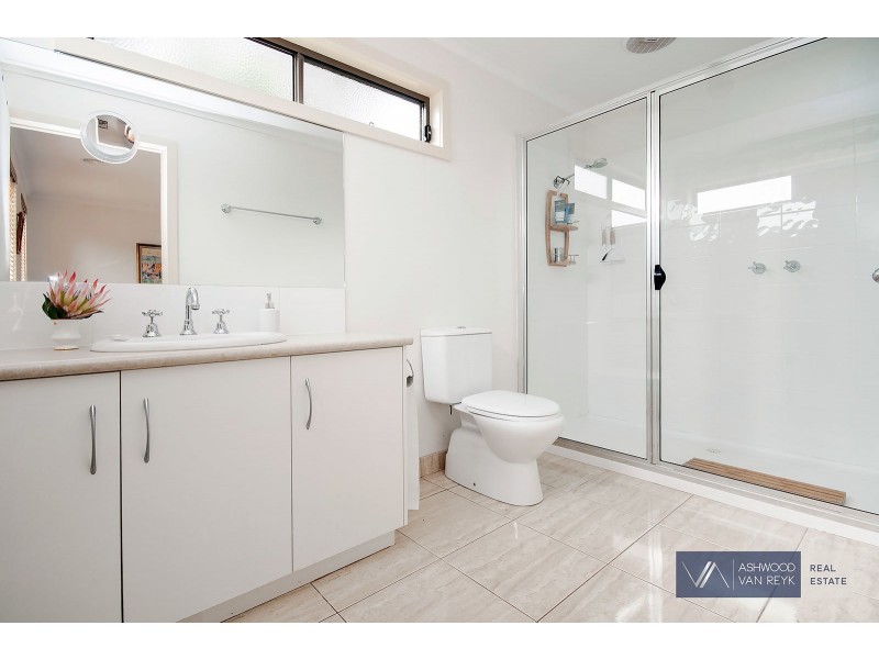 1A Morton Dr, Eastwood VIC 3875