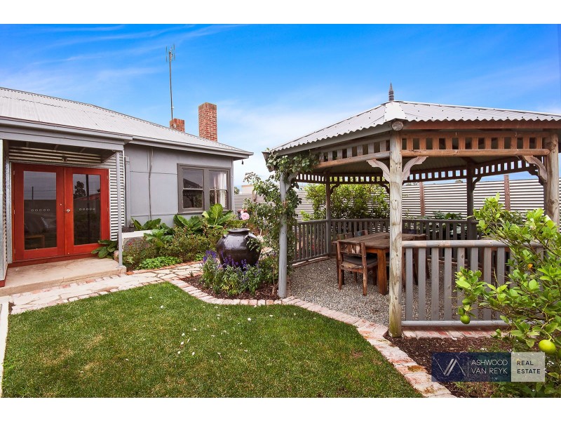 10 Railway Ct, Bairnsdale VIC 3875