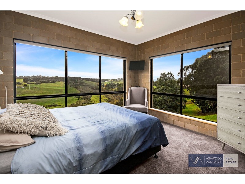 12 Clifton Cl, Wy Yung VIC 3875