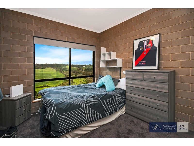 12 Clifton Cl, Wy Yung VIC 3875
