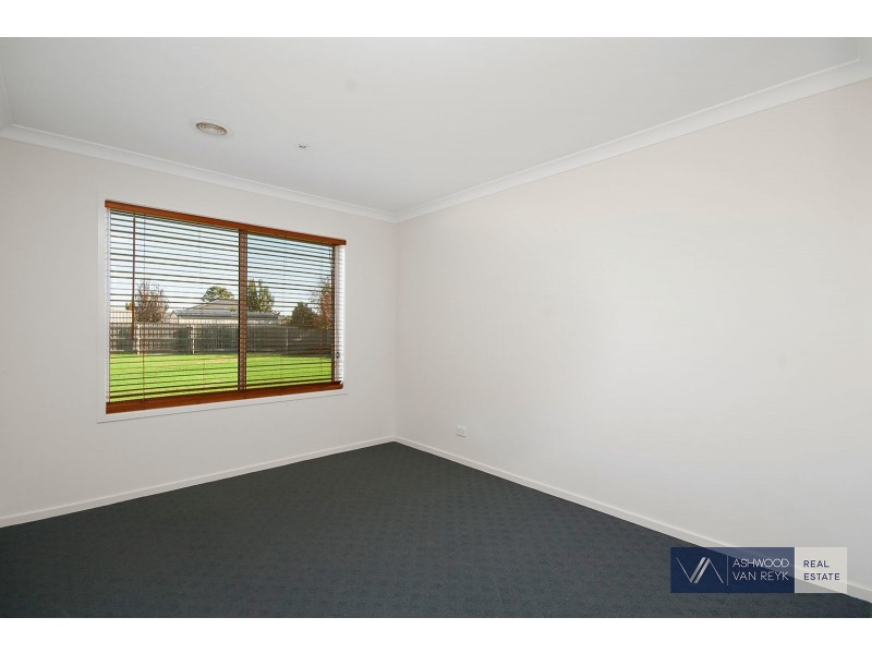 59 Morton Dr, Eastwood VIC 3875