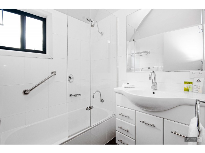 8/2 Nicholas Ave, Metung VIC 3904
