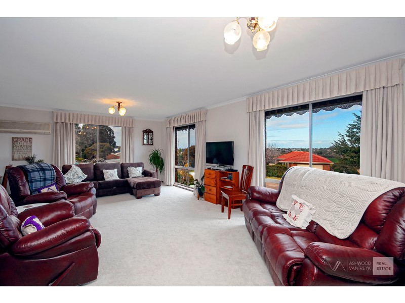 11 Mitchell Views, Wy Yung VIC 3875