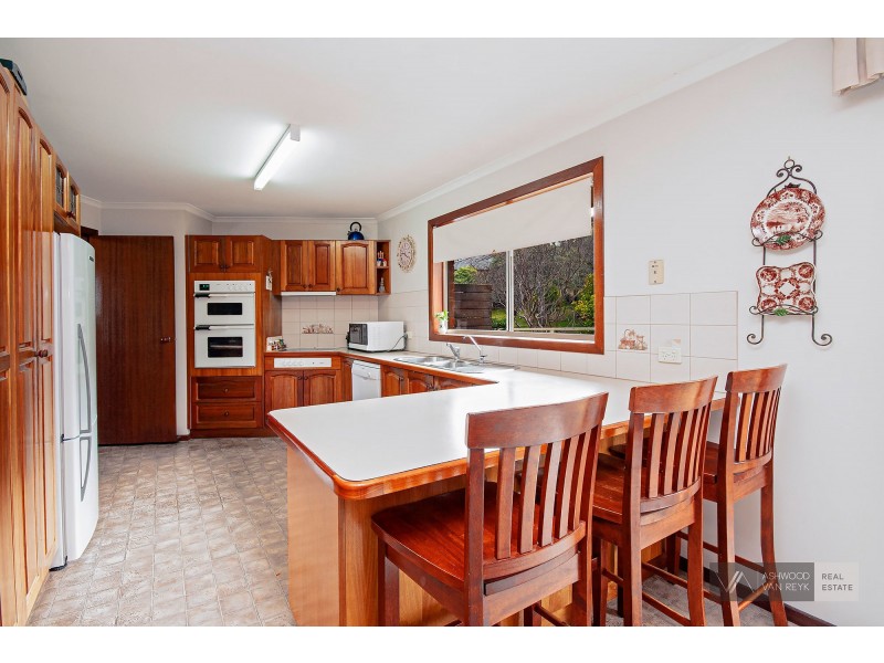 11 Mitchell Views, Wy Yung VIC 3875