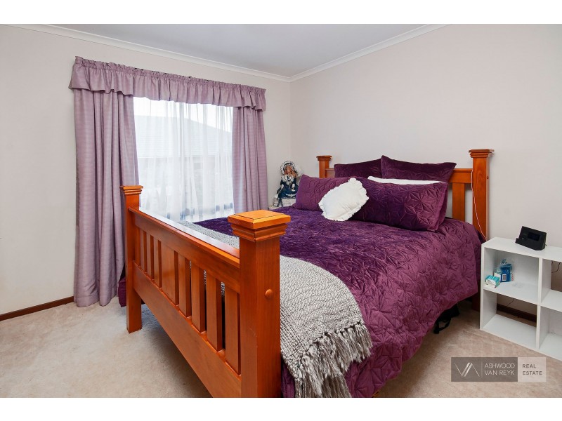 11 Mitchell Views, Wy Yung VIC 3875