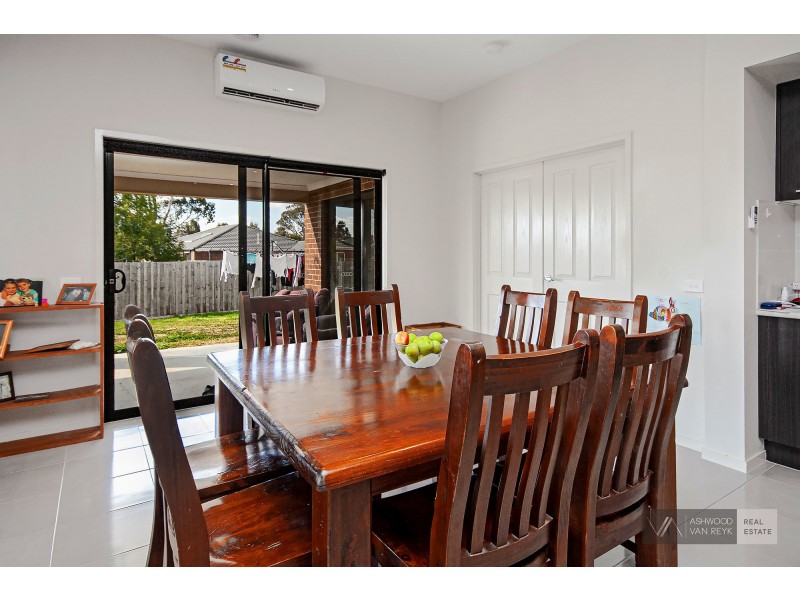 13 Len Cook Dr, Eastwood VIC 3875