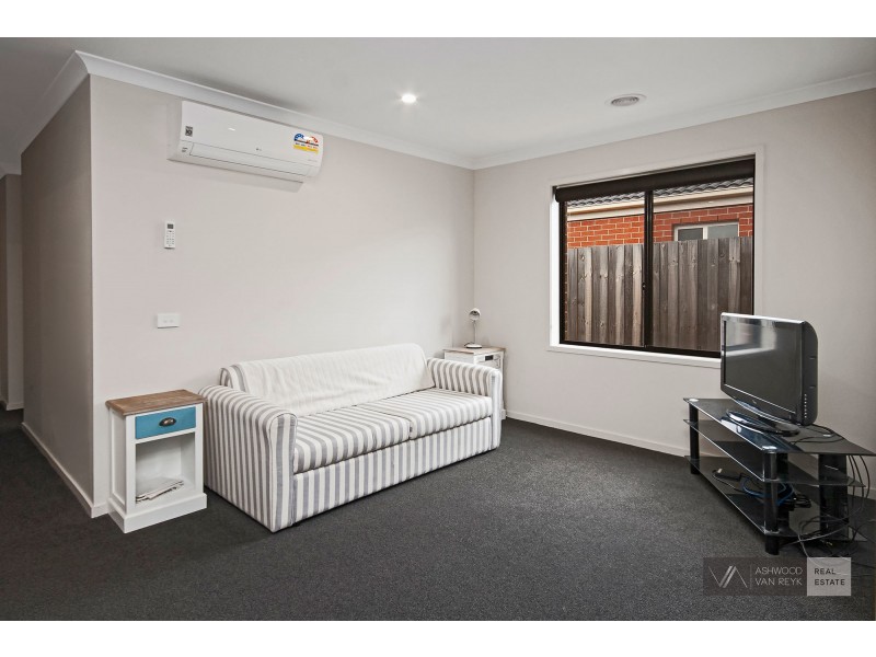 13 Len Cook Dr, Eastwood VIC 3875