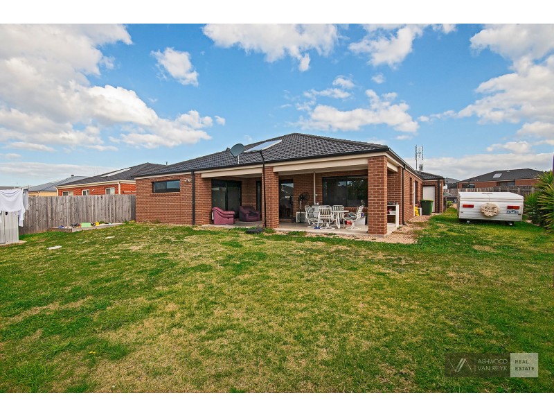 13 Len Cook Dr, Eastwood VIC 3875