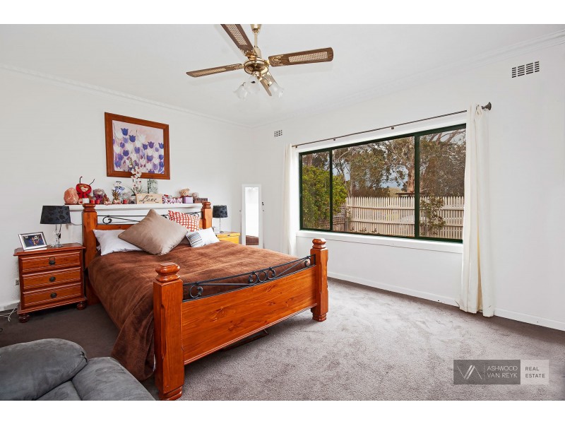 44 Alexander Pde, Lucknow VIC 3875